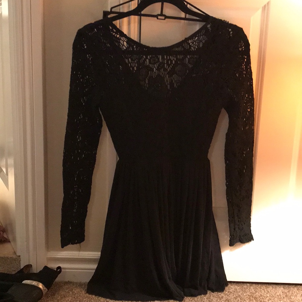 LF black long sleeve crochet
